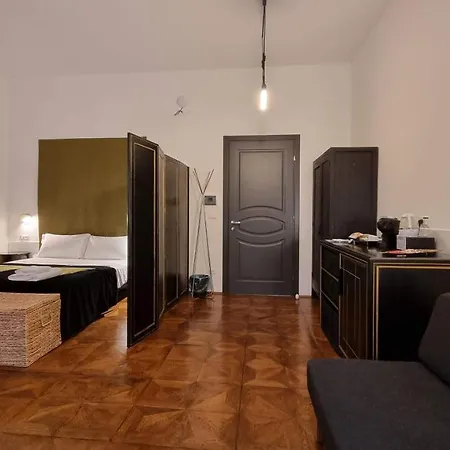 Dada Aparthotel *