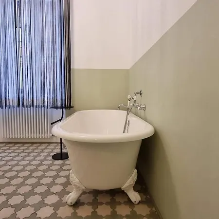 Dada Aparthotel 4*