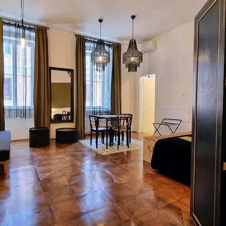 Aparthotel Dada 4*